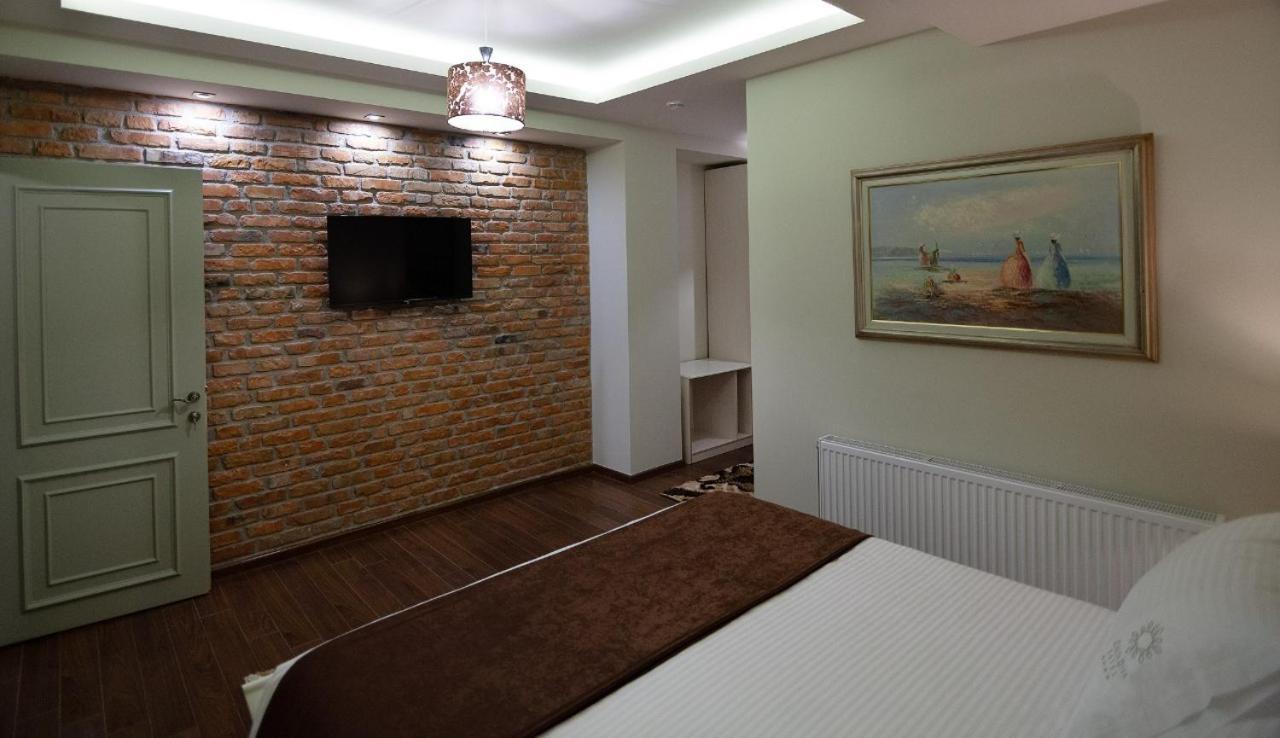 Casta Diva Hotel Korce Exterior foto
